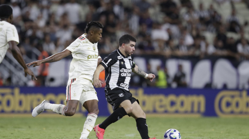 Richardson, volante do Ceará, durante jogo contra o Flamengo