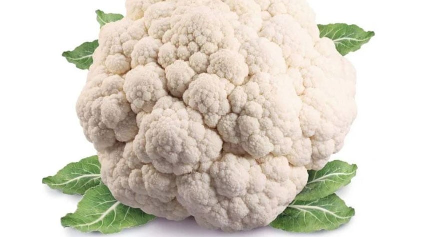 Couve-flor- 25 Kcal (100g)-  Rica em fósforo e cálcio, vitaminas B9 (ácido fólico), B12 e C. Experimente assá-la no forno com azeite, fazer purê de couve-flor - substituindo o de batata- ou arroz de couve-flor.