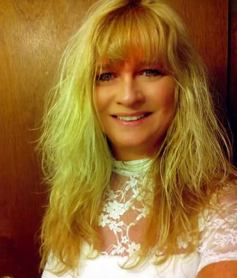 A primeira coisa que notei quando Lindsey me enviou fotos dele foi o quanto ele parece com minha filha quando bebê. Peguei meu álbum e comparei lado a lado, e não há dúvida de que são irmãos, contou Linda Archerd.