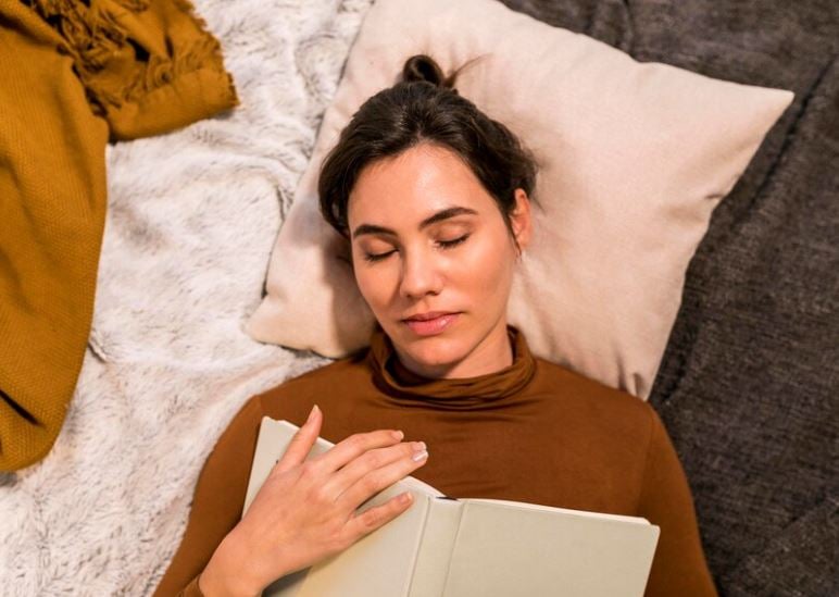 Um dos pontos mais importantes para alguém ter uma boa saúde é conseguir dormir bem. No sono conseguimos repor as energias. Confira dicas importantes para você evitar a insônia e acordar mais disposto: