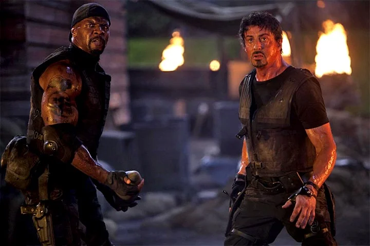 Em Os Mercenários, Terry Crews interpreta o personagem Hale Caesar, um membro da equipe, que era o segundo homem forte e especialista em armas pesadas. Ele aparece nos três primeiros filmes da franquia.