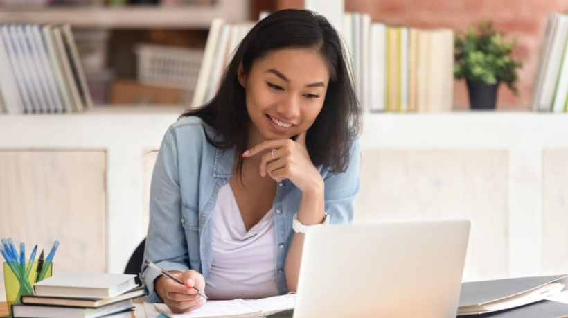 Aprender esses conceitos matemáticos é fundamental para os vestibulares (Imagem: fizkes | ShutterStock)