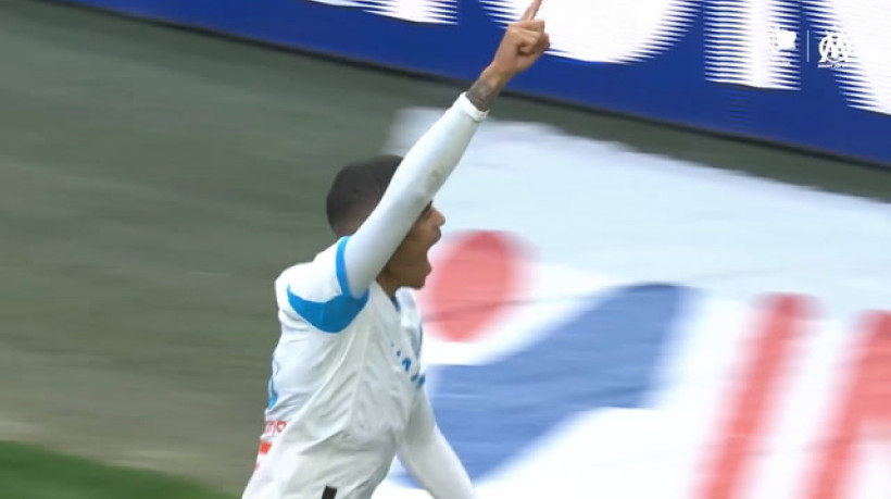 Greenwood marca de cabeça no empate entre Marseille e Sevilla