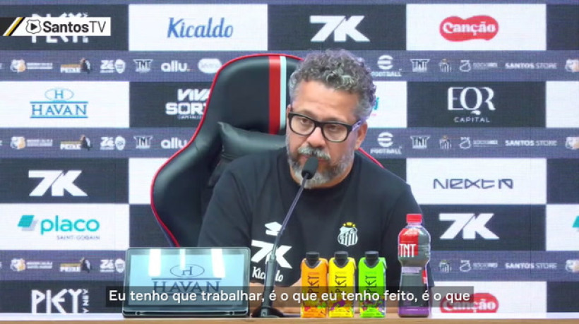 Cleber Xavier comenta atitude e apoio da torcida em vitória do Santos