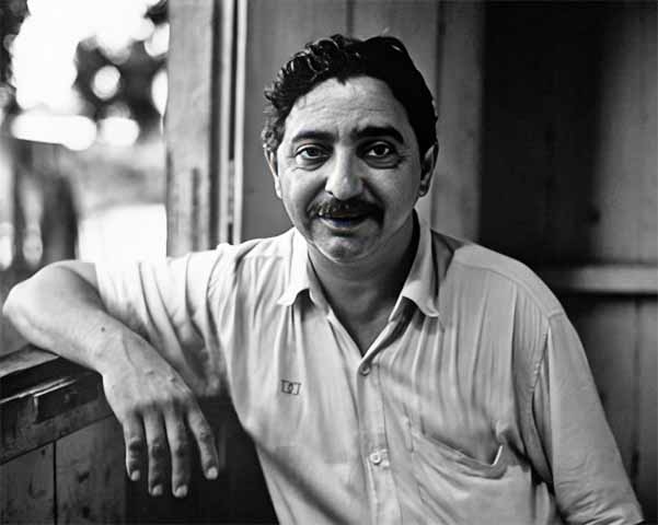 Em 22 de dezembro de 1988, uma semana após completar 44 anos, Chico Mendes foi assassinado com um tiro de escopeta quando tomava banho, na parte dos fundos de sua casa, em Xapuri. 
