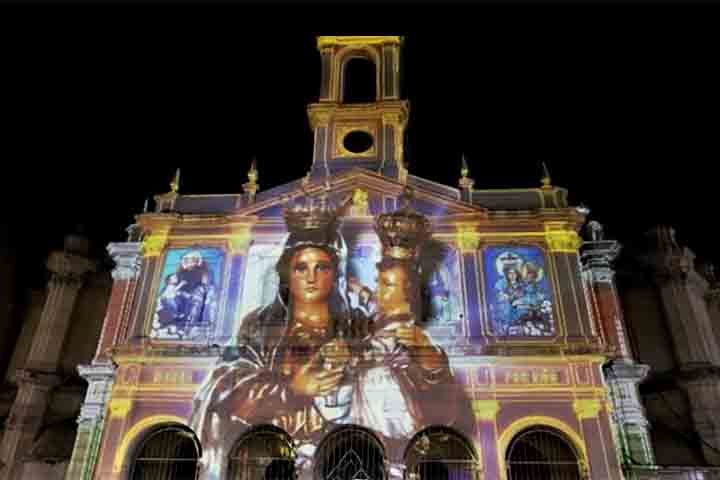 Essa expressão é usada para descrever imagens milagrosas de Cristo ou da Virgem Maria que teriam surgido de forma sobrenatural - isto é, não desenhadas nem esculpidas por artistas, mas formadas misteriosamente por intervenção divina.
