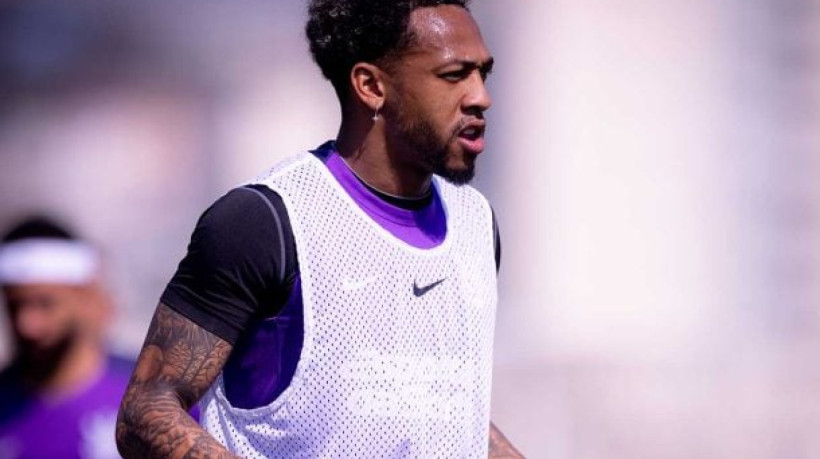 José Martínez deixou a atividade após sentir um desconforto na coxa, mas deve ser opção para o Timão no Dérbi