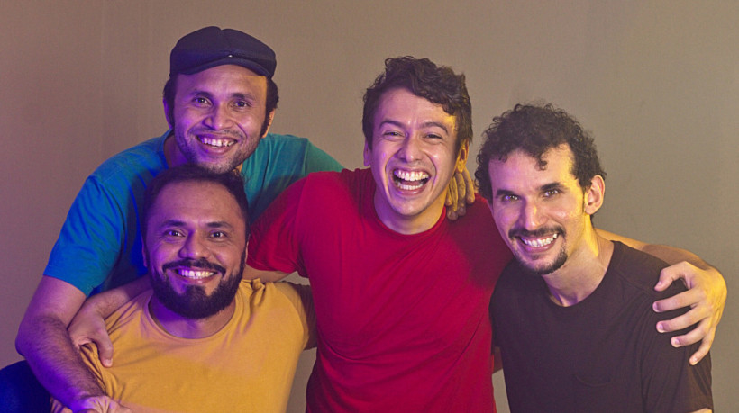 O Coletivo Paralelo é formado pelos artistas Neto Holanda, João Lucas Vieira, Carlos Coreano e Venicius Gomes