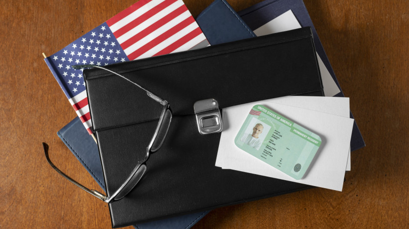 Se a tarifa adicional entrasse em vigor, o custo total do visto para estrangeiros (incluindo brasileiros) subiria para cerca de US$ 459 