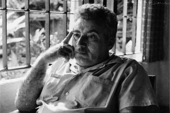 Jorge Leal Amado de Faria nasceu em 10 de agosto de 1912, em Itabuna, no sul da Bahia, e cresceu em Ilhéus, região marcada pelo ciclo do cacau. 
