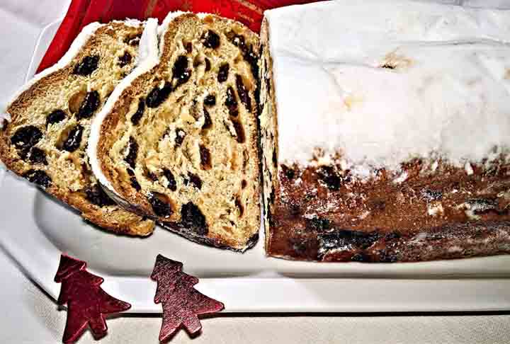 Stollen: É um pão de frutas alemão que também é popular durante a temporada de Natal. Ele é frequentemente preparado com frutas secas, como passas, damascos e ameixas.