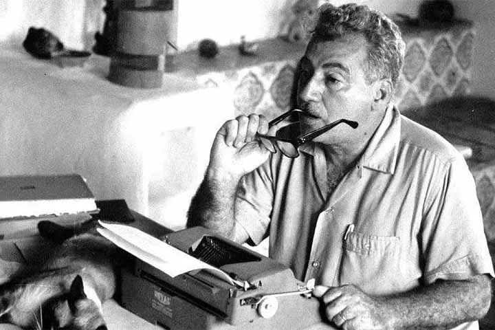 A obra de Jorge Amado é marcada por dois momentos principais. O primeiro, mais engajado politicamente, inclui romances como “Cacau”, “Suor” e “Jubiabá”, que retratam a luta dos trabalhadores e as desigualdades sociais. 
