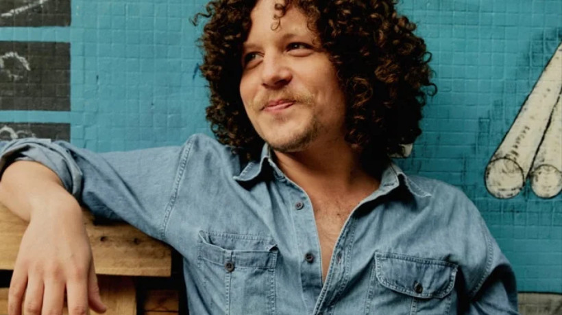 Chico Chico faz show em Fortaleza pela primeira vez apresentando seu segundo disco solo 