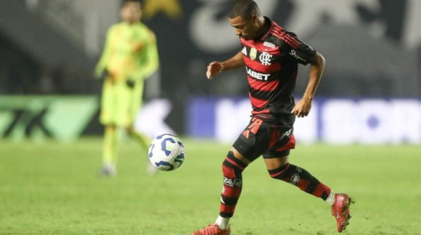 De La Cruz convive com problemas físicos e será baixa contra o Atlético, nesta quarta-feira (6), pela volta das oitavas de final da Copa do BR