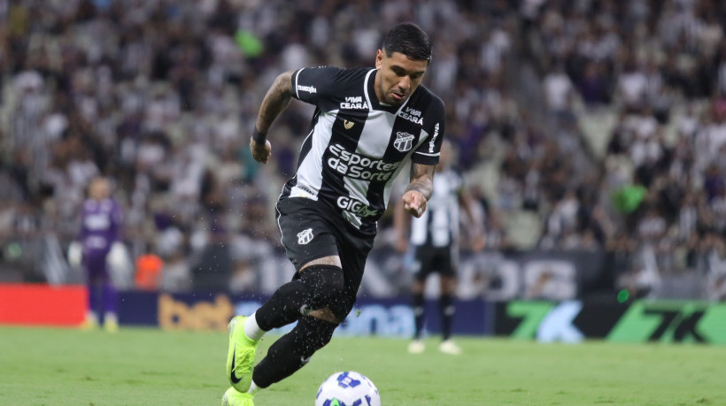 Atacante Galeano no jogo Ceará x Mirassol, no Castelão, pelo Campeonato Brasileiro Série A 2025