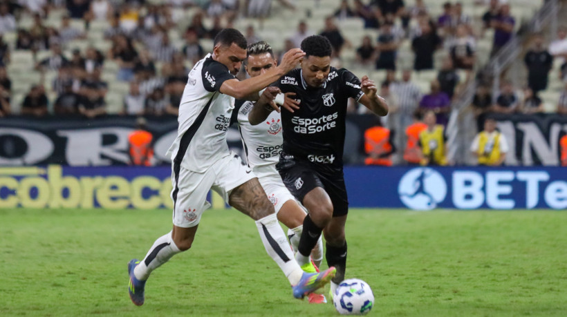 Fernandinho retornou aos titulares no jogo passado