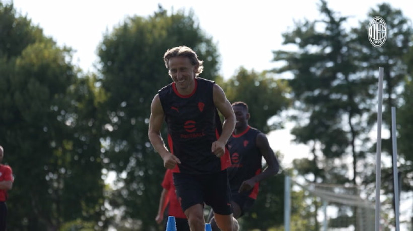 Primeiro treino de Modric no Milan; assista