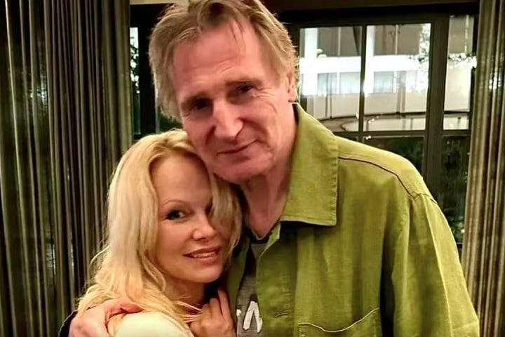 O suposto romance entre os atores Liam Neeson e Pamela Anderson se tornou o assunto mais comentado em Hollywood nas últimas semanas.