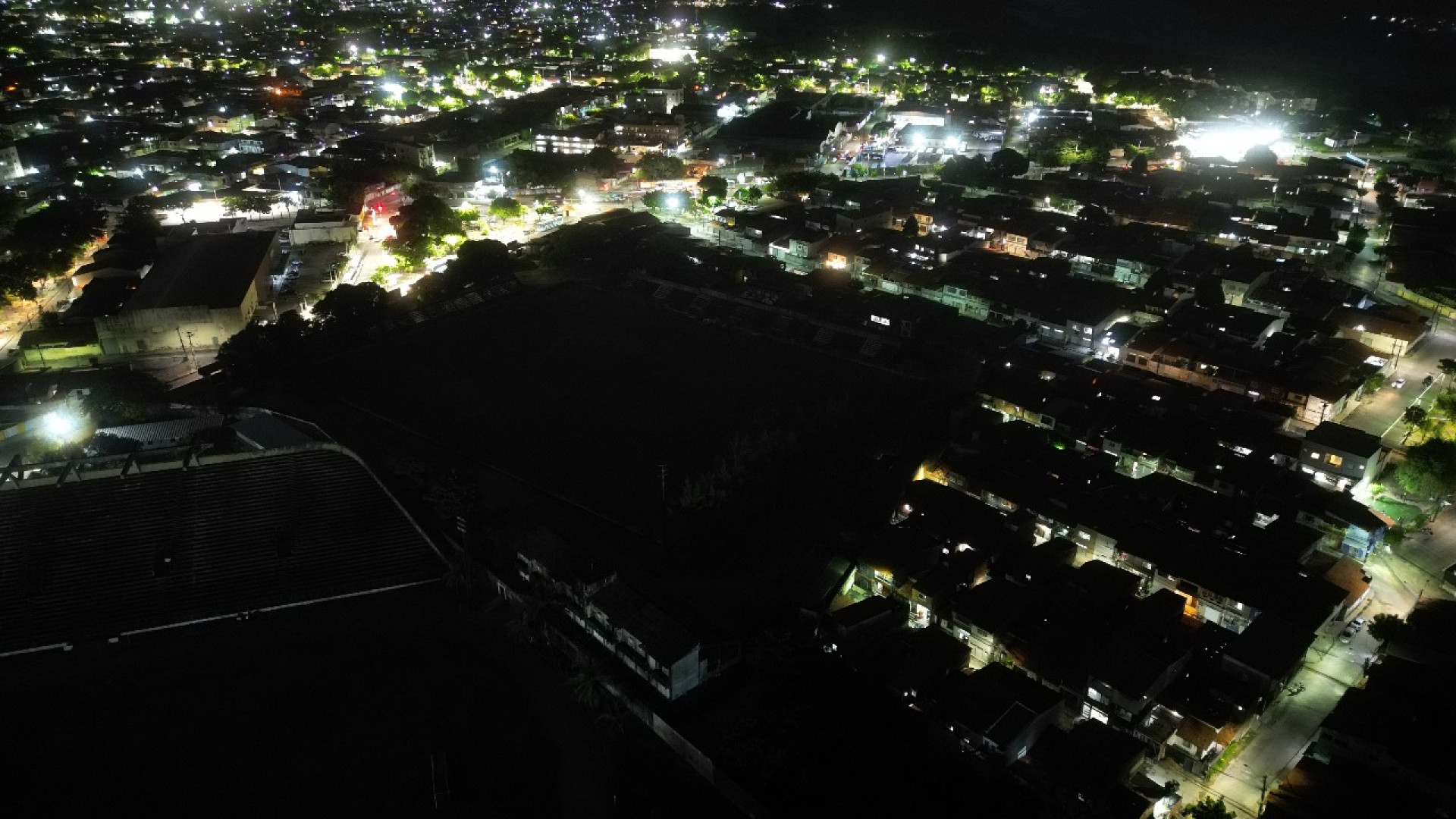 A energia do Elzir Cabral foi cortada nesta ter&ccedil;a-feira, 5, e persiste pela manh&atilde; de quarta, 6