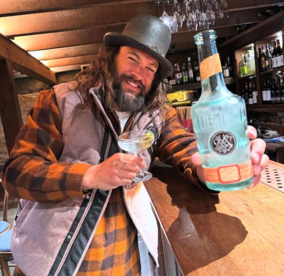 Jason Momoa conquistou o público quando surgiu como Khal Drogo, na aclamada série de TV “Game of Thrones” (2011-2019). Ele participou da primeira temporada.
