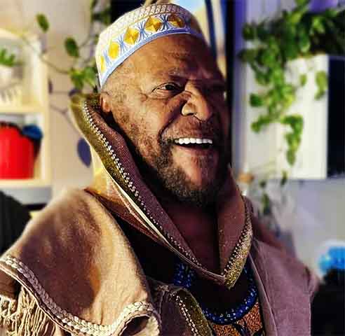 Em 2017, aos 79 anos, Martinho ingressou na faculdade de Relações Internacionais. Ele deixou o curso no último ano. “Fui para a faculdade aprender mais e buscar conhecimento. O último ano da graduação é para preparar o aluno para o mercado de trabalho, e essa não era minha intenção”, explicou.
