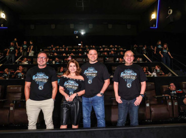 Comemoração reúne colaboradores em sessão especial de cinema  