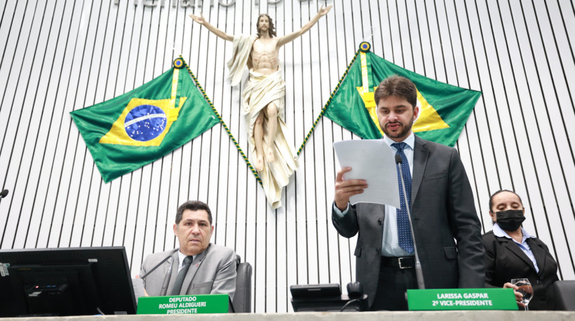 O deputado Guilherme Landim (PSB) leu o expediente da sessão