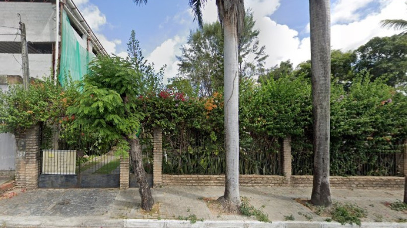 Imóvel fica localizado no bairro Luciano Cavalcante, em Fortaleza