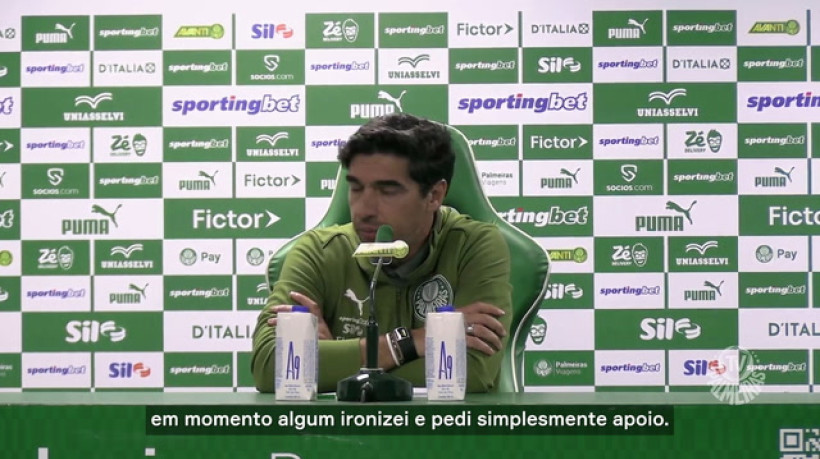 Abel explica palmas, reconhece cobrança e momento difícil do Palmeiras