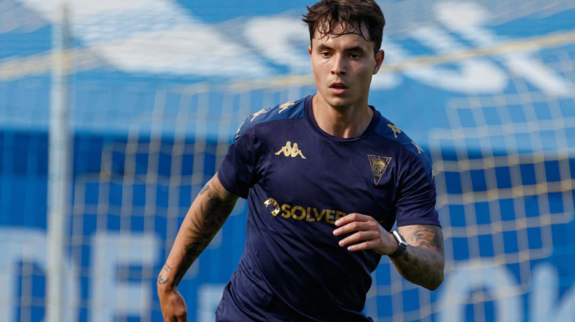 Zanocelo treinando pelo Estoril Praia, de Portugal