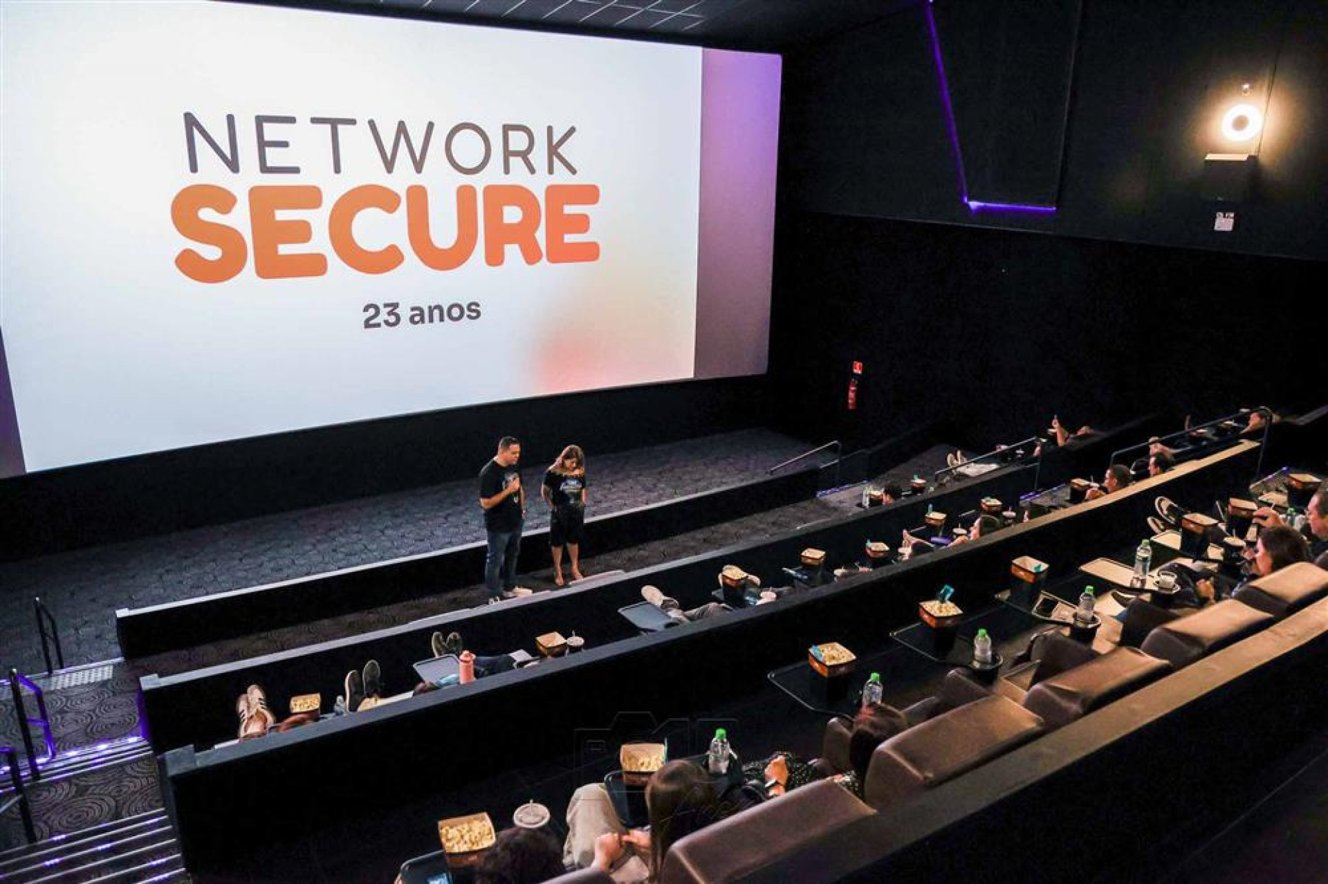 Sess&atilde;o do filme Quarteto Fant&aacute;stico, realizada no &uacute;ltimo s&aacute;bado, 2.