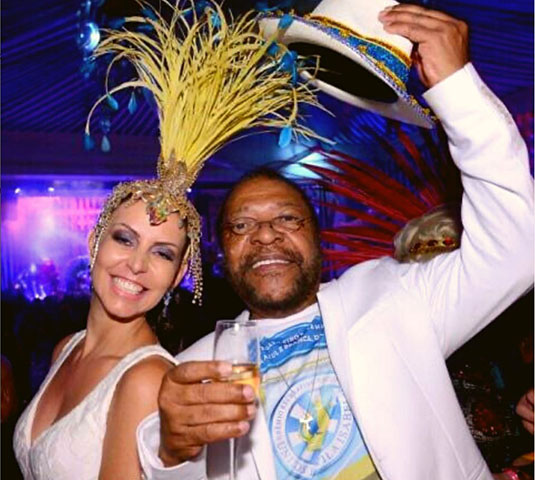 Martinho é um dos grandes compositores da Vila Isabel. Ele é um dos autores do samba da Vila Isabel no título de 2013, “A Vila Canta o Brasil, Celeiro do Mundo - Água no Feijão que Chegou Mais Um”.
