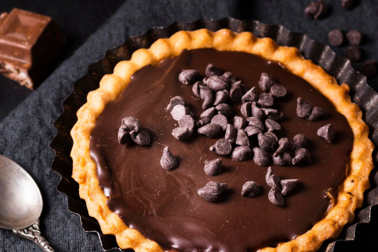Al&eacute;m de pr&aacute;tica, a torta de chocolate tamb&eacute;m faz bonito na apresenta&ccedil;&atilde;o e na combina&ccedil;&atilde;o de sabores.