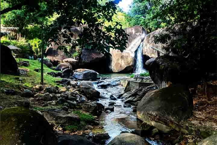 Todos esses lugares representam um verdadeiro convite para conhecer o Espírito Santo além do litoral, descobrindo a alma de um Brasil profundo e cheio de histórias para contar.