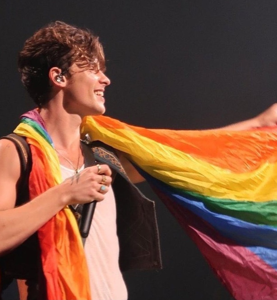 Os rumores de que Shawn Mendes incluirá Brasil e México na turnê atual ganharam mais um capítulo. O jornal Diario Extra, da Costa Rica, publicou uma entrevista com o fotógrafo Heiner Castillo, que tem acompanhado o cantor em suas apresentações, e colocou os dois países no roteiro dos shows.
