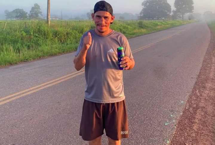 Segundo o próprio, ele tinha esperança de que o exercício ajudasse a eliminar a ressaca. 