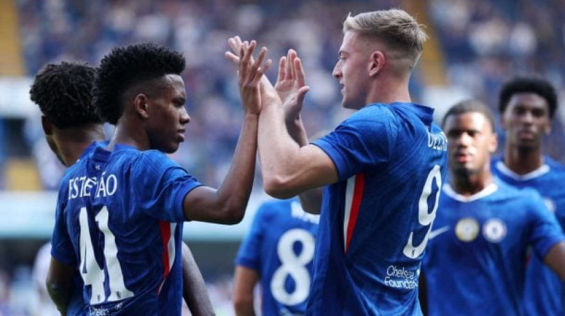 Meia-atacante brasileiro atua por quase 30 minutos na goleada por  4 a 1 diante do Milan, em Stamford Bridge