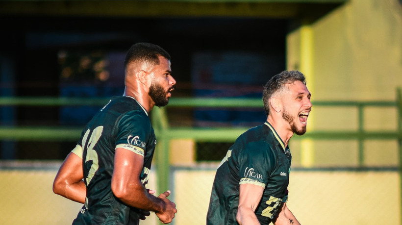 Imagens do segundo tempo da partida entre Floresta e Tombense, realizado neste domigo, 10, no estádio Domingão, em Horizonte (CE)