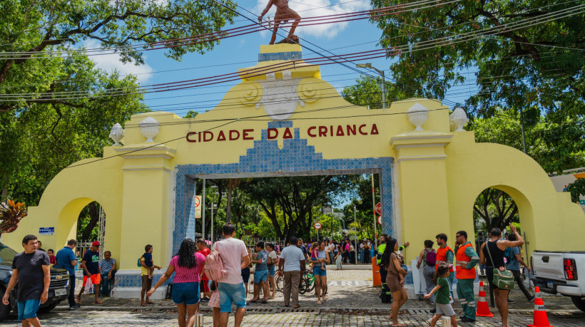 FORTALEZA, CEARÁ, BRASIL, 10-08-2025: Reabertura da Cidade da Criança, com a presença da primeira-dama do Ceará, Lia de Freitas, e a primeira-dama de Fortaleza, Cristiane Leitão. A reabertura contou com a inauguração de novos espaços interativos, no Dia dos Pais. (Foto: Fernanda Barros/ O Povo)
