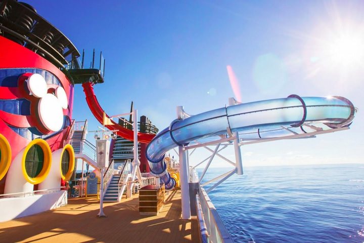 Há planos para novos navios, como o Disney Destiny e o Disney Adventure (ambos previstos para 2025), além de outros que devem ser lançados até 2031, incluindo um para o Japão.