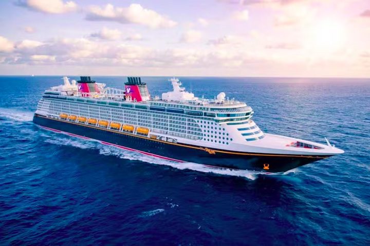 Um incidente ocorrido no dia 29/6/2025 em um cruzeiro da Disney deixou passageiros desesperados e virou notícia no mundo todo. 