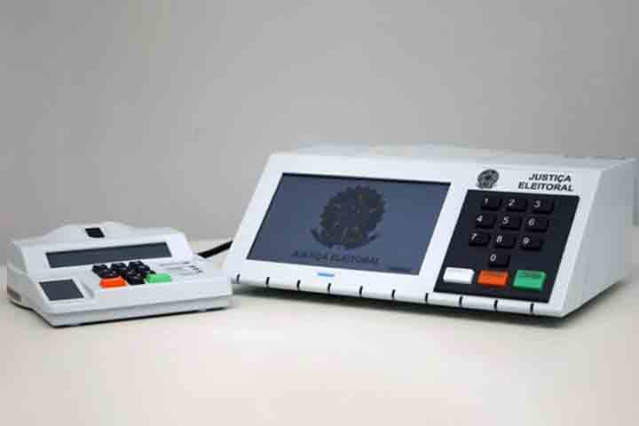 Atualmente, cerca de 46 países adotam sistemas similares, segundo o Instituto Internacional IDEA, consolidando a urna eletrônica como uma inovação brasileira reconhecida mundialmente.