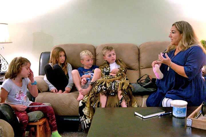 Ela também trabalhou por muitos anos como babá na Inglaterra e nos Estados Unidos, tendo começado nessa profissão quando tinha apenas 18 anos, em 1989. 
