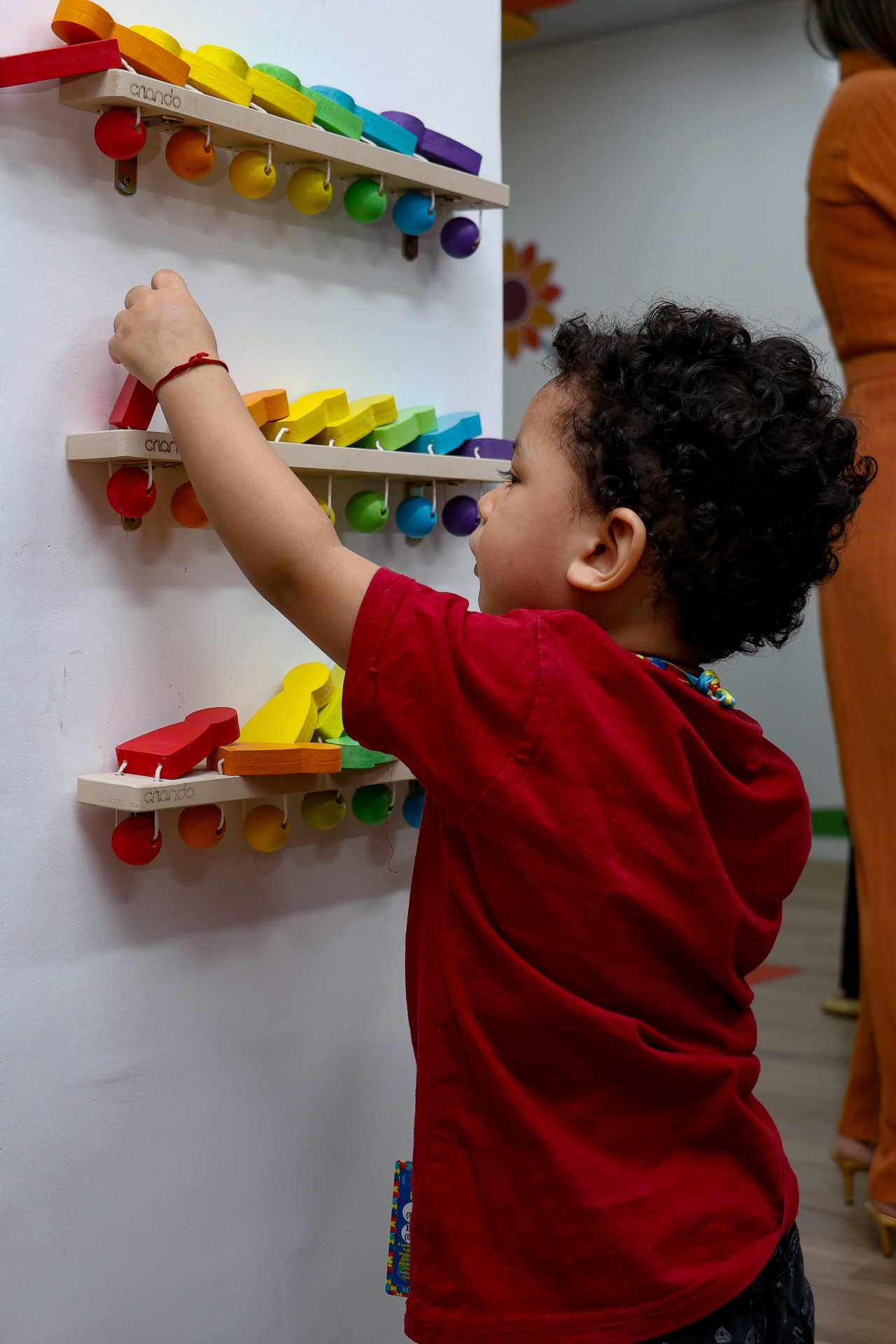 Mardokeu Allef, 2, nunca teve acesso a terapias necessárias para o desenvolvimento de pacientes com autismo