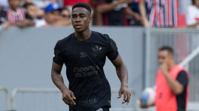 Timão não quitou a dívida com o Santos Laguna, do México, pela contratação de Félix Torres. Diretoria tenta acordo para evitar punição da Fifa

