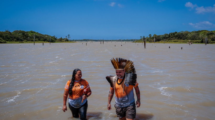O Povo Anacé vive em Caucaia na margem do Rio Cauípe. No território deles, um terreno plano anuncia a próxima obra: um dos maiores data centers do Brasil, do Tik Tok