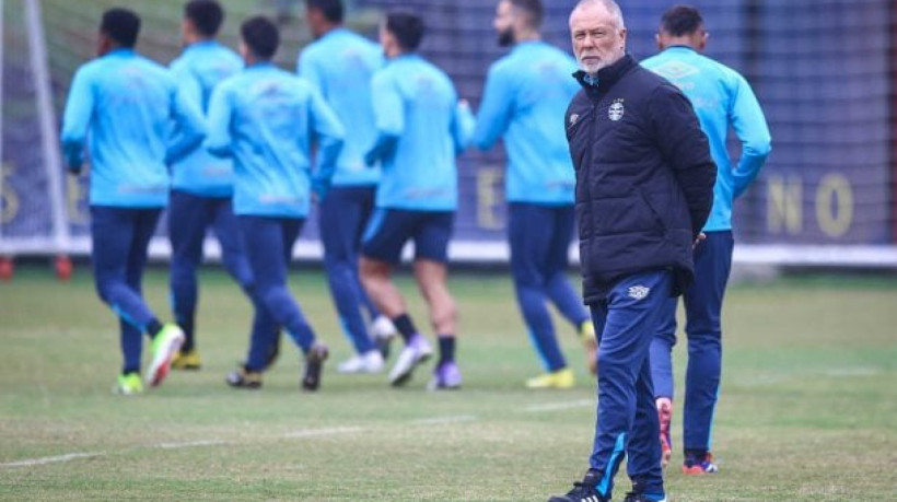 Entendimento da diretoria é que a solução para fazer o Imortal sair do cenário adverso é a manutenção da atual comissão técnica