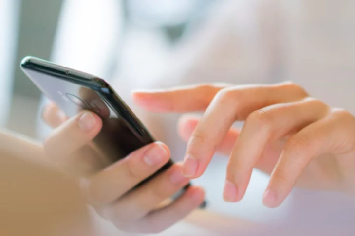 Escolha as empresas de telecomunicações ou financeiras que você quer bloquear. Se preferir, pode selecionar todas de uma vez.