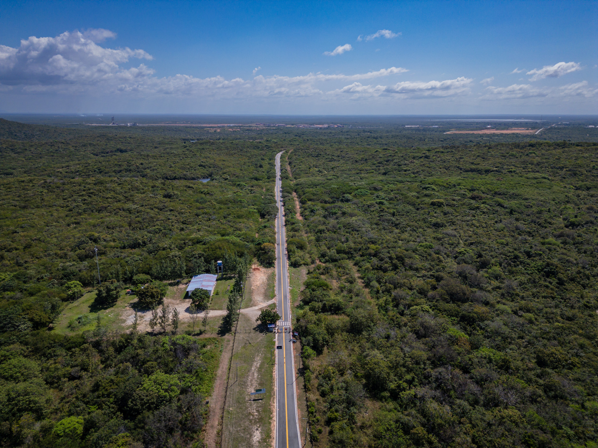 Vista aérea de onde vão construir o data center do TikTok no Complexo do Pecém. O empreendimento também deve receber água de reúso (Foto: AURÉLIO ALVES)