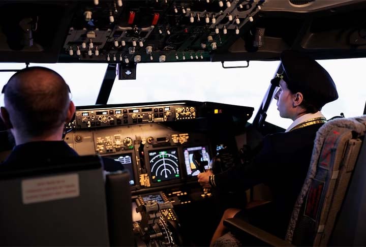 Além dos registros escritos, áudios de conversas entre pilotos e controladores de tráfego aéreo, nos quais eles descrevem os avistamentos, também foram disponibilizados.